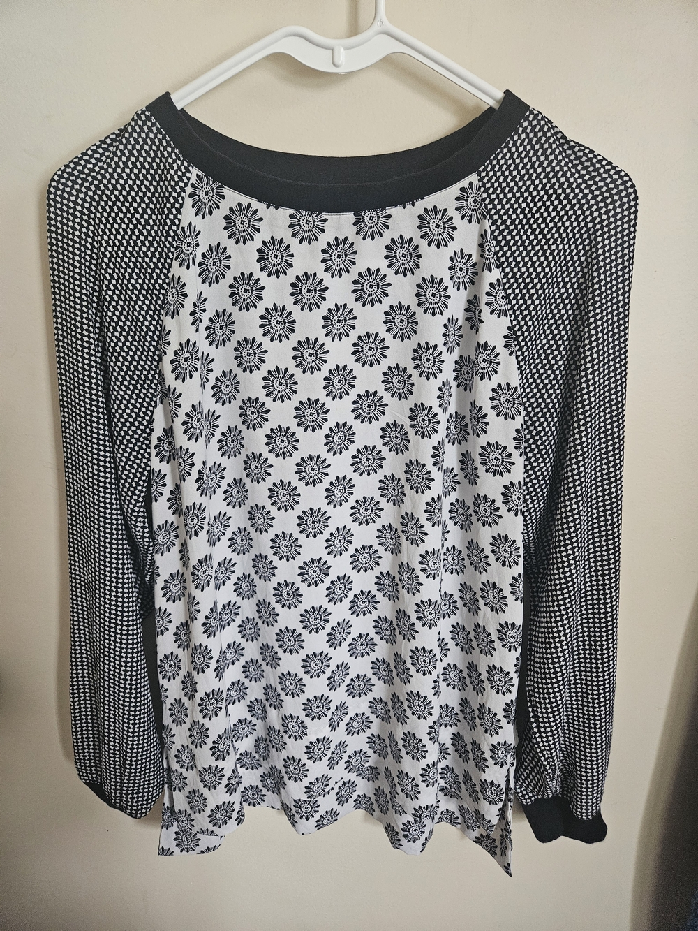 LOFT Black and White Floral Raglan Long Sleeve Top